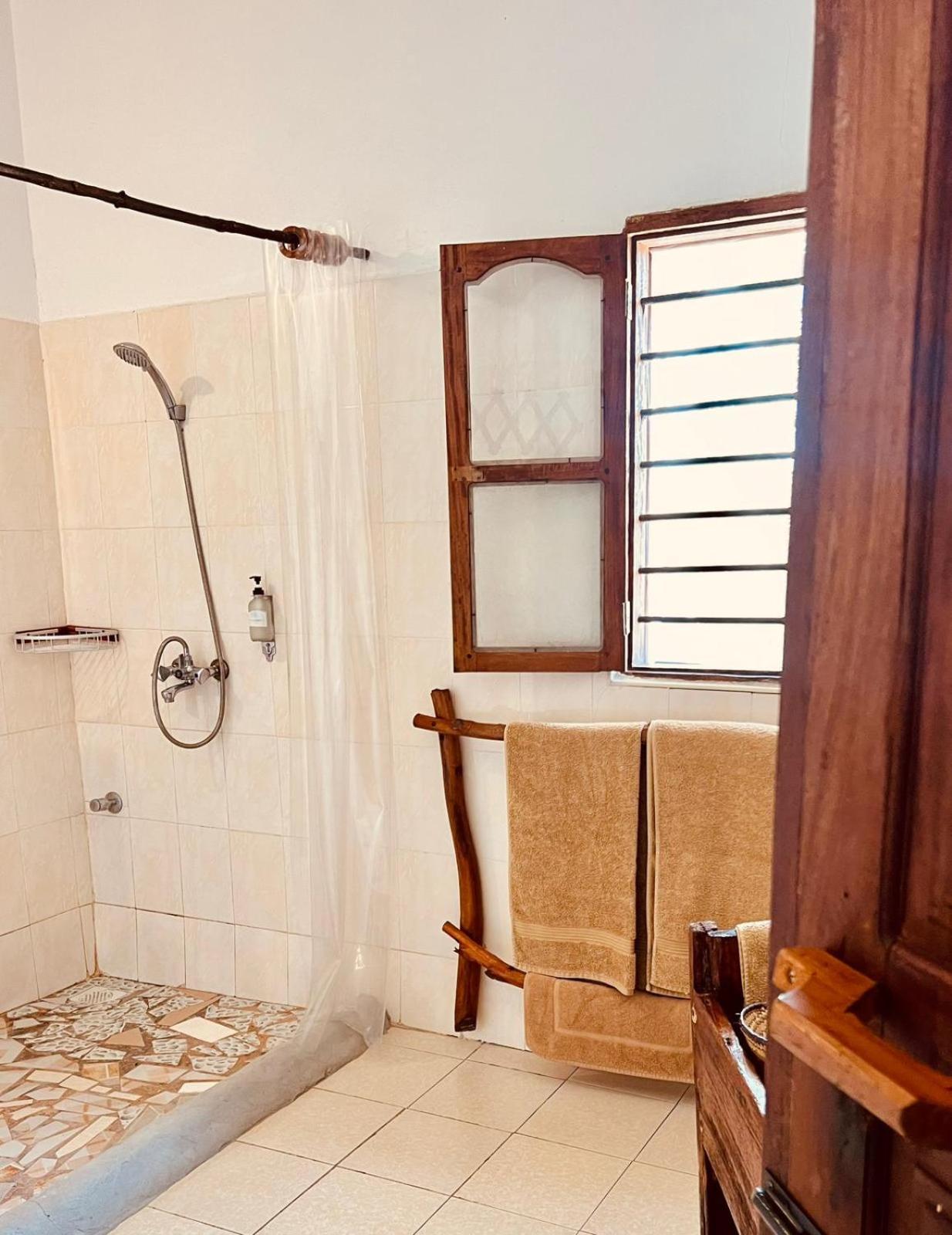 Helwas Zanzibar Beach Hotel Bwejuu Luaran gambar